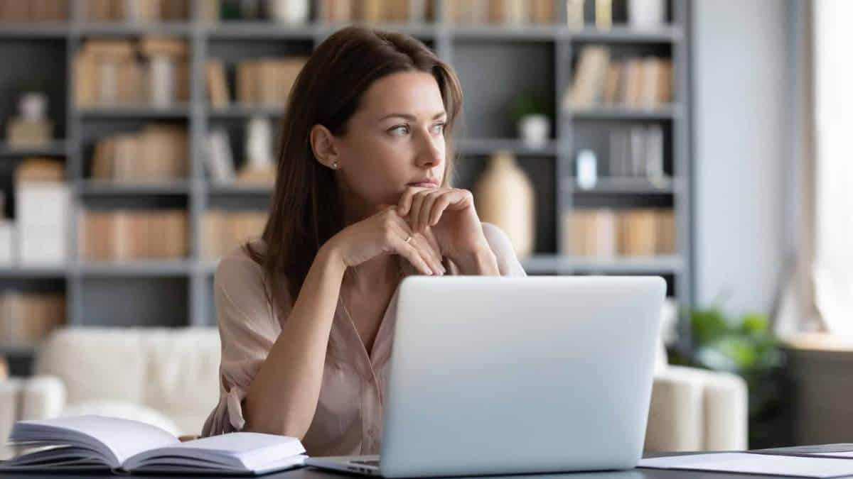 A woman considering options for rehab in Murfreesboro, TN, through Freeman Recovery Center.