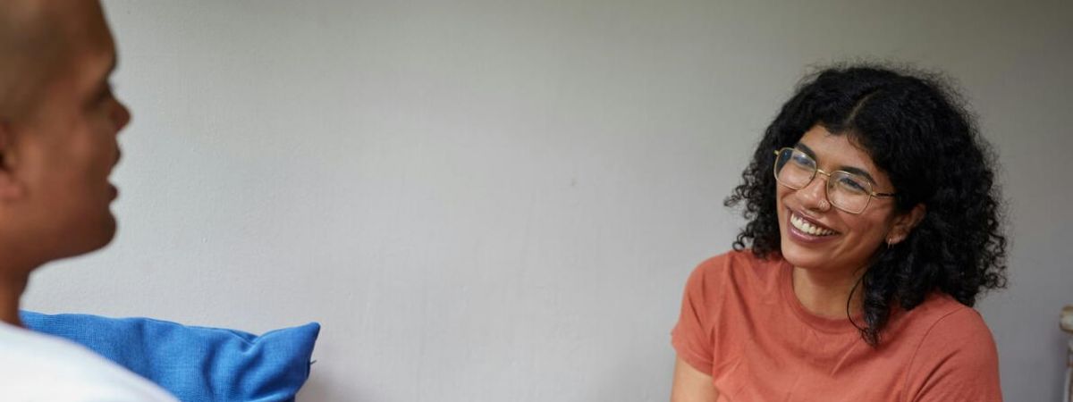 woman speaks to her therapist about the struggles of having a substance abuse issue